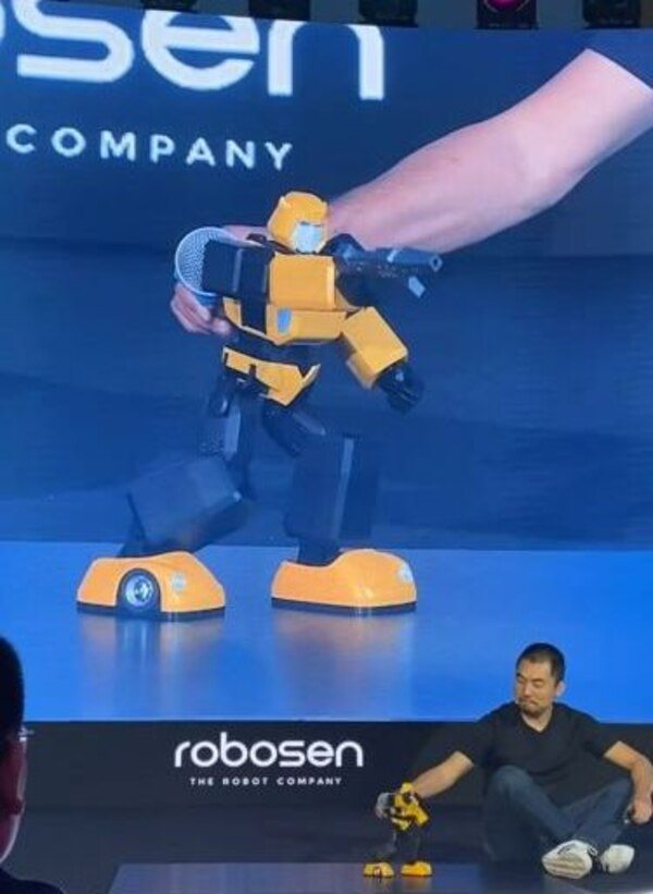 Image Of Robosen ROTB Optimus Prime & G1 Bumblebee Official Reveals  (11 of 27)